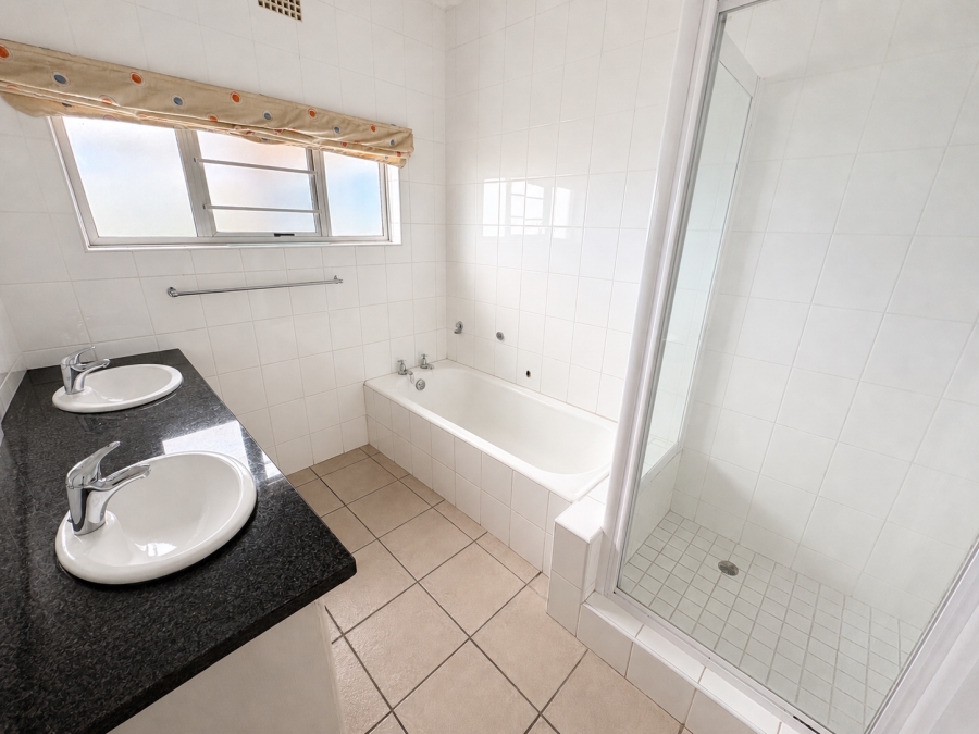 4 Bedroom Property for Sale in Gonubie Eastern Cape